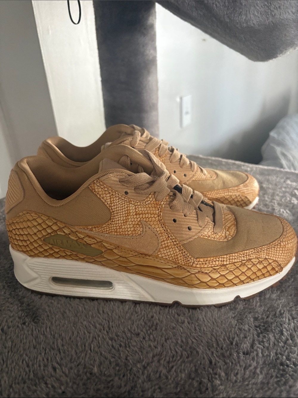 Nike Women’s Sneakers in Tan Snake-Print and Beige